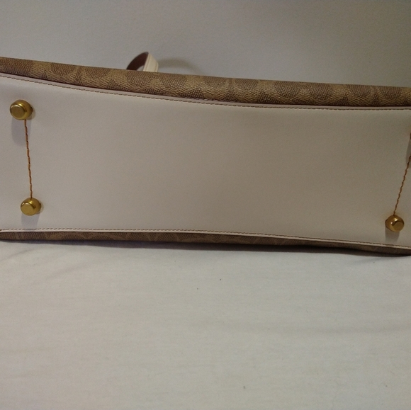 Sold**Charlie Carry All Signature "C" Tote Bag - Picture 13 of 16